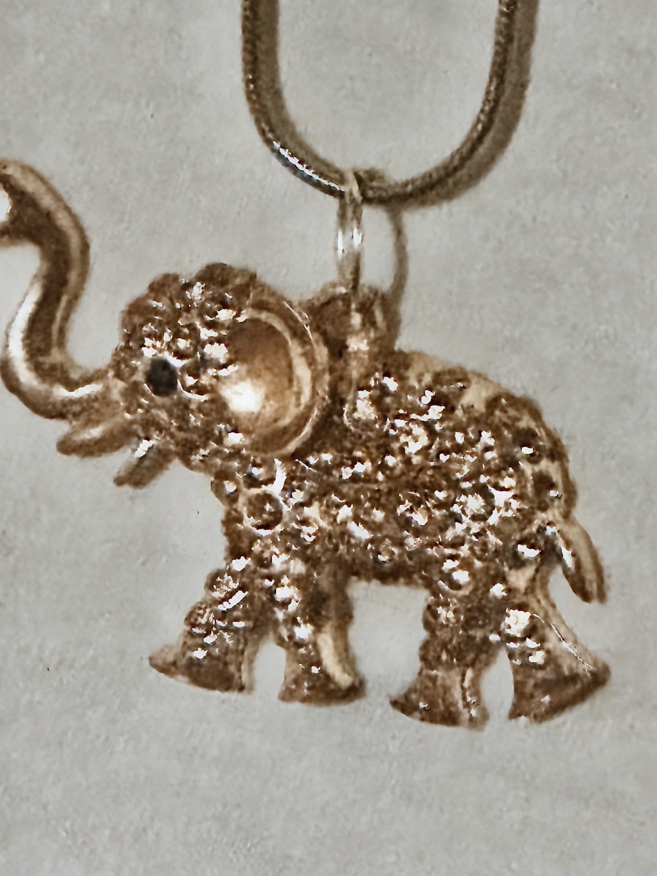 Gold Elephant pendant with Vvs gold diamonds and chain